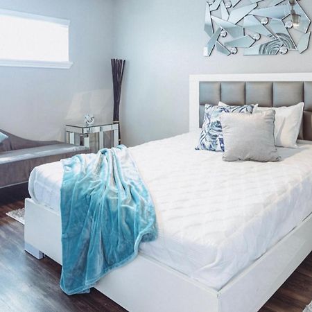 Premium Styled 2 Bedroom Apt In The Heart Of The Heights Houston Exterior photo